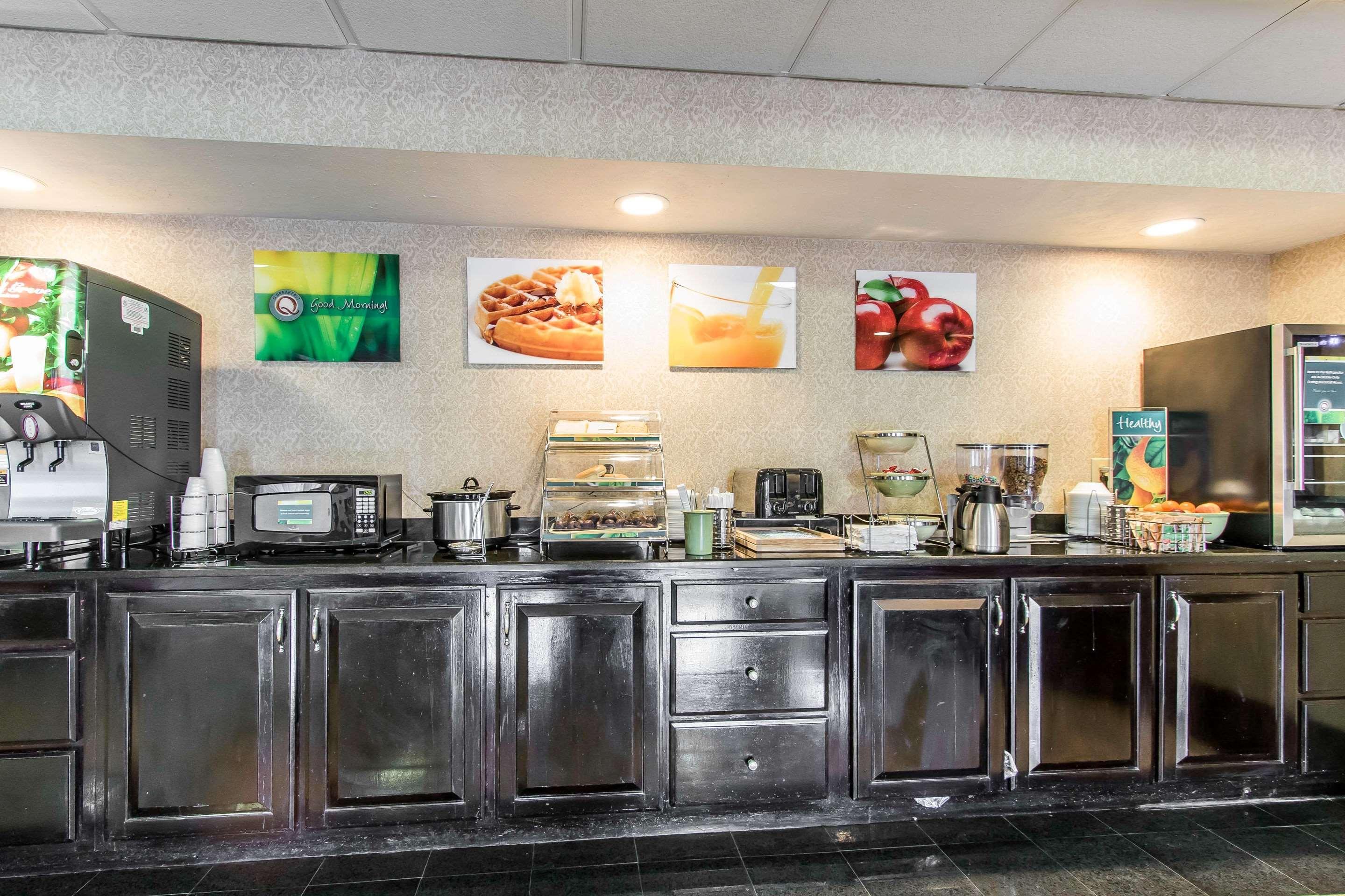Quality Inn & Suites Memphis East Exterior foto